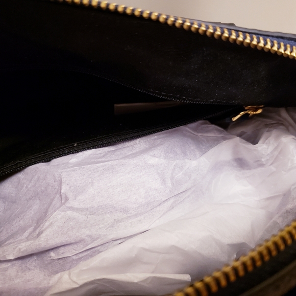 Marc Jacobs Turn-lock Leather Duffel Satchel - Picture 6 of 12